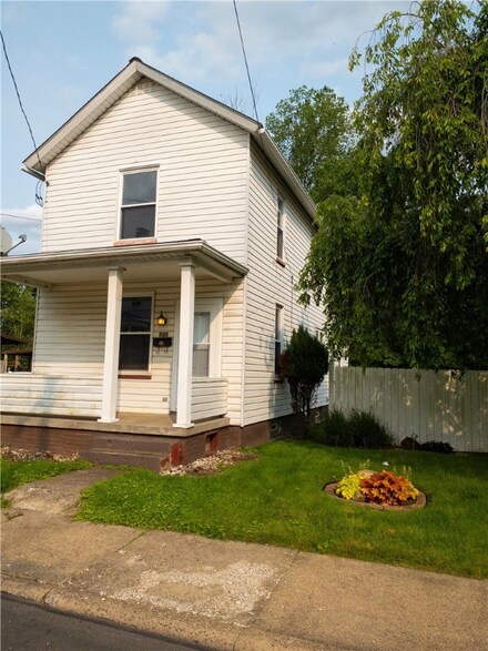 737 Grove Ave, New Brighton, PA 15066