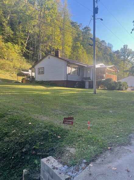 1290 Highway 3408, Blackey, KY 41804