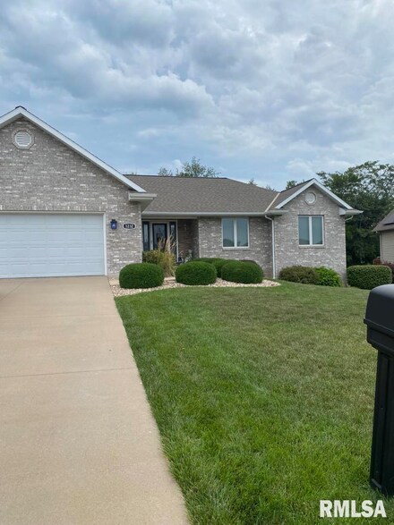 1232 Cadbury Ridge, Quincy, IL 62305
