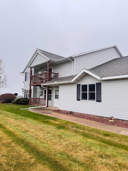 210 Country Side Ct Unit C, Waupaca, WI 54981