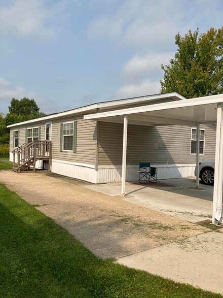 1081 Bonita Ct NW, Grand Rapids, MI 49534