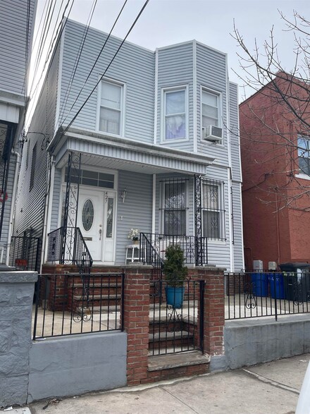 427 66th St, West New York, NJ 07093