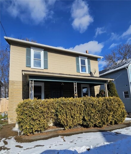 216 14th St, Beaver Falls, PA 15010