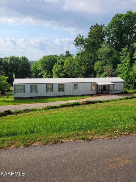 2753 Spruce Hill Rd, Louisville, TN 37777