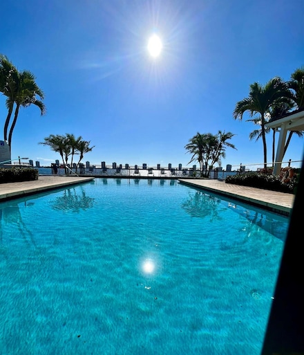 1105 Lake Shore Dr Unit 103, West Palm Beach, FL 33403