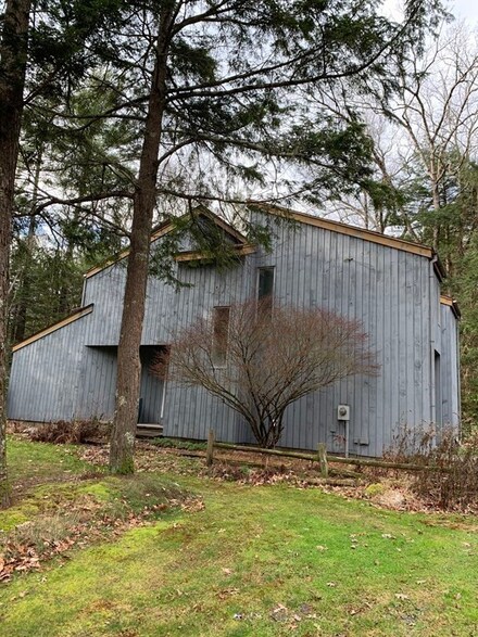 157 Linseed Rd, West Hatfield, MA 01088