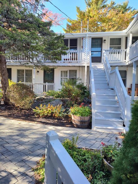 62 Pine Hill Rd S Unit 106, Cape Neddick, ME 03902