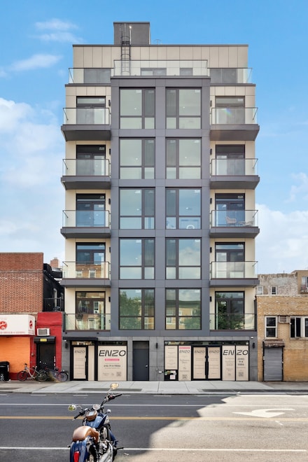 11-52 44th Dr Unit 7-B, Long Island City, NY 11101