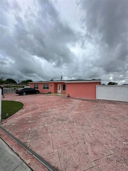 1250 W 61st Place, Hialeah, FL 33012