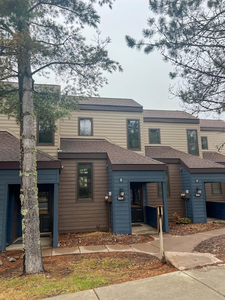 529 Moose Mountain Dr, Tofte, MN 55615