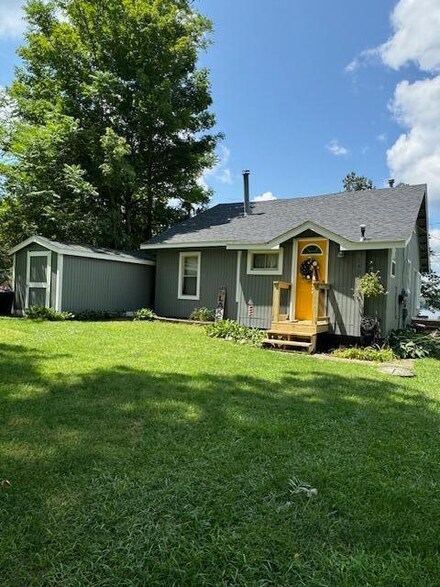 7490 Noahs Landing, Gregory, MI 48137