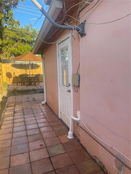 1720 SW 70th Ave Unit back, North Lauderdale, FL 33068