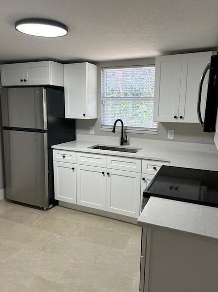 1750 W 12th St, Riviera Beach, FL 33404