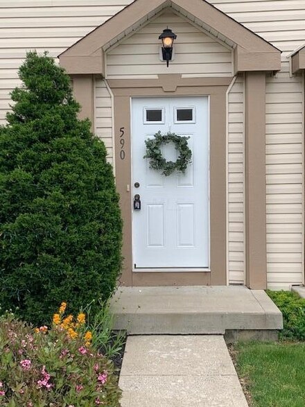 590 Faith Ann Dr, Pataskala, OH 43062