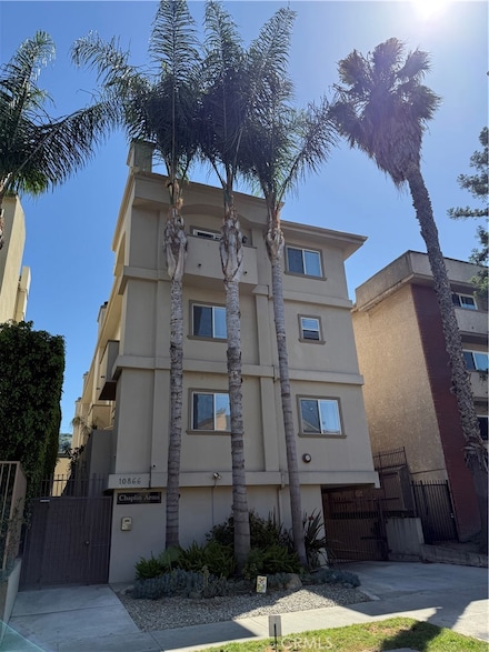 10866 Bluffside Dr Unit 2, Studio City, CA 91604