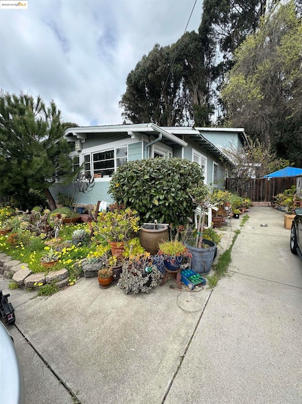 6440 Sunnymere Ave, Oakland, CA 94605