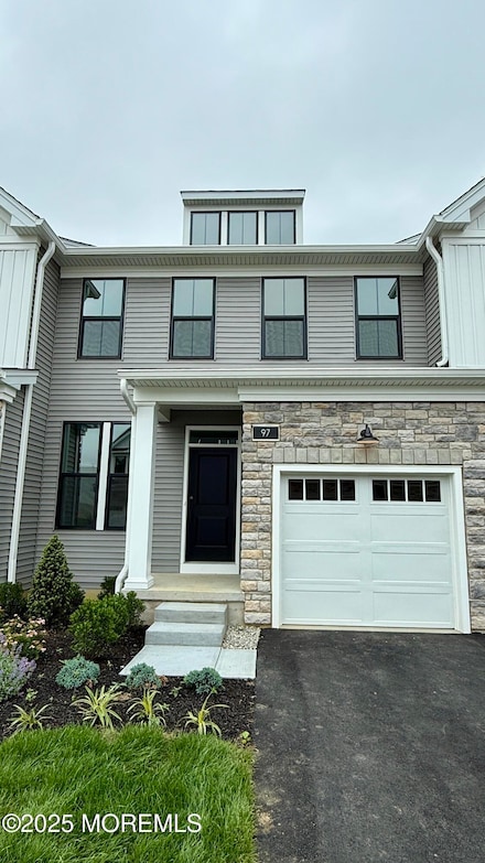 97 Mustang Dr, Manalapan Township, NJ 07726