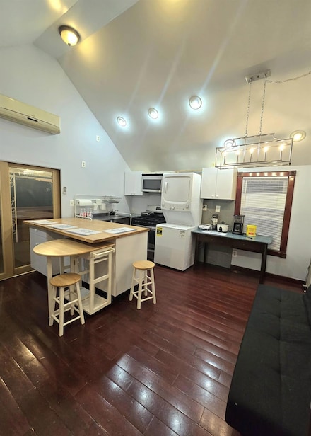 88-04 69th Rd Unit 2, Forest Hills, NY 11375