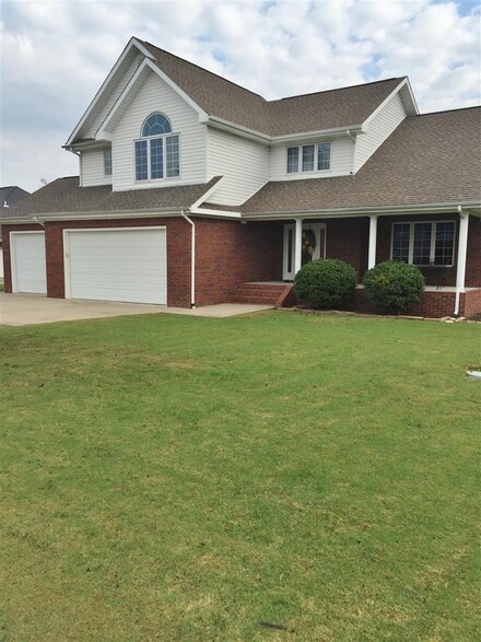 181 Summerlin Dr, Ledbetter, KY 42058