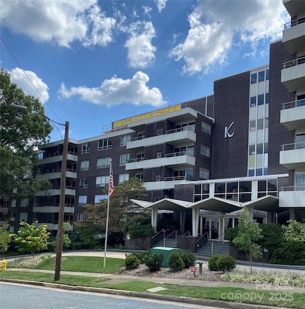 1300 Reece Rd Unit 302, Charlotte, NC 28209