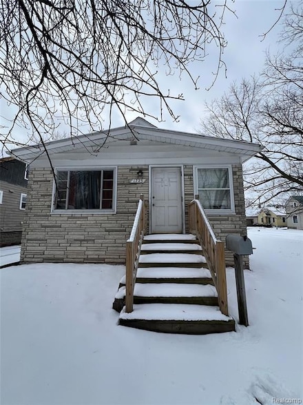 1723 Maine St, Saginaw, MI 48602