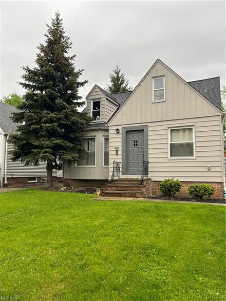 4062 Hinsdale Rd, Cleveland, OH 44121
