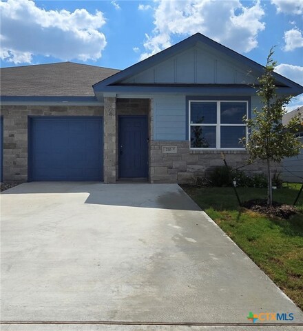 210 Green Valley Dr, Copperas Cove, TX 76522