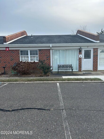67 River Edge Dr Unit 42, Brick, NJ 08724