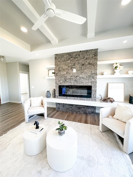 1537 Deerfield Dr, Fairfax, IA 52228