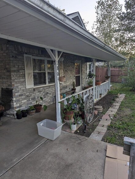 1809 Elizabeth St, Kaufman, TX 75142