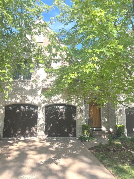 1231 Caroline Ct, Vernon Hills, IL 60061