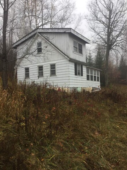685 Green Bay Loop, Groton, VT 05046