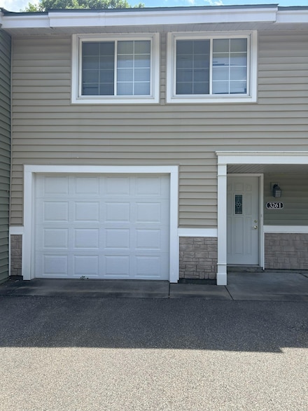 3261 Hill Ridge Dr Unit 21, Saint Paul, MN 55121