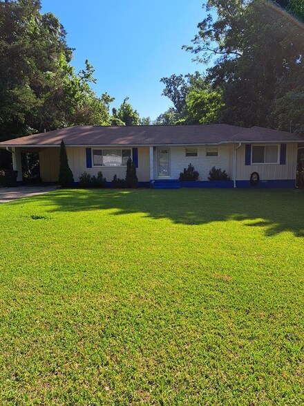 119 John Allen St, Vicksburg, MS 39180