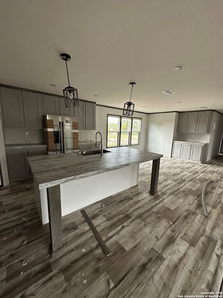 719 N Houston St, Sabinal, TX 78881