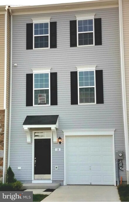18 Corporate Blvd, Falling Waters, WV 25419
