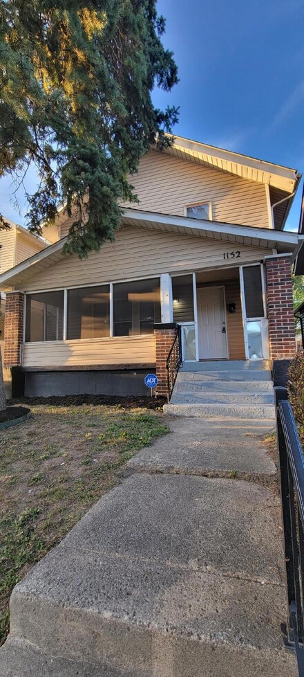 1152 E 21st Ave, Columbus, OH 43211