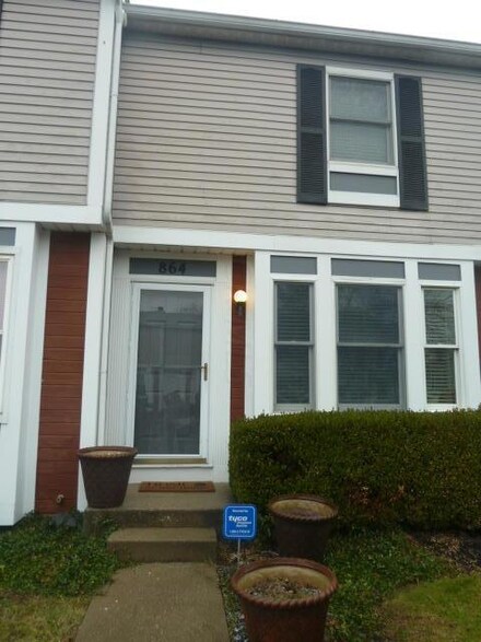 864 Pine Way Dr Unit F2, Columbus, OH 43085