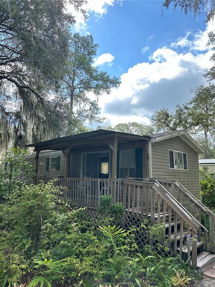 127 Hidden Lake Trail, Hawthorne, FL 32640