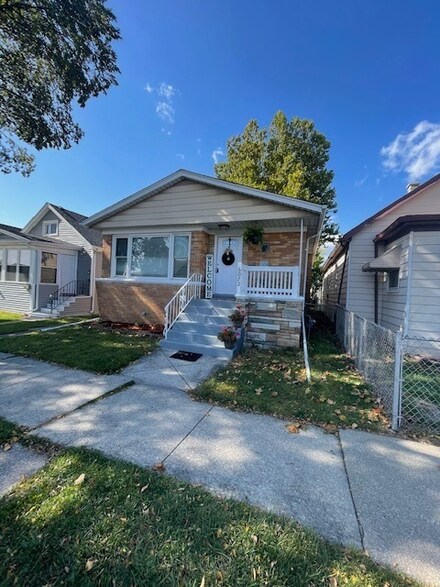 6072 S 75th Ave, Summit Argo, IL 60501