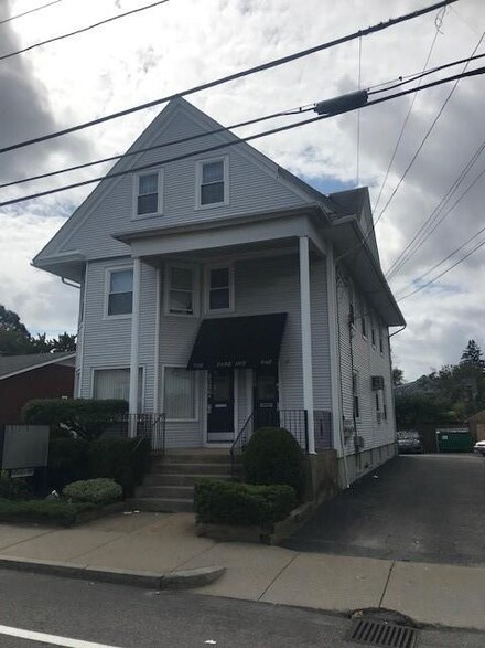 938 Park Ave, Cranston, RI 02910