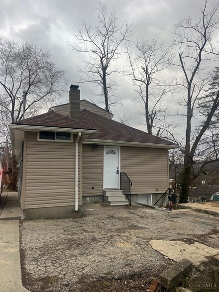 101 Skidmore St, Cleves, OH 45002