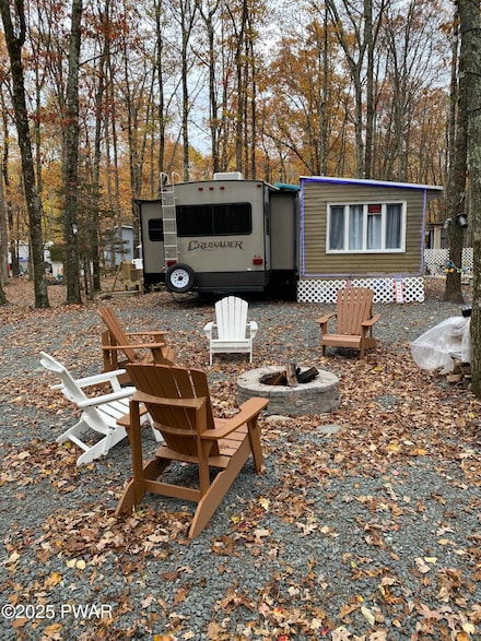 131 Fox Ln, Shohola, PA 18458