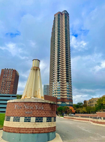3660 N Lake Shore Dr Unit 4410, Chicago, IL 60613