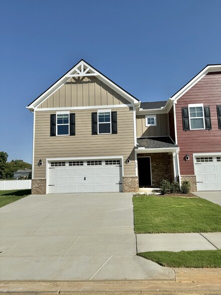 308 Ezra St, Pleasant View, TN 37146