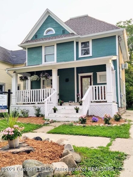527 N Sycamore St, Lansing, MI 48933
