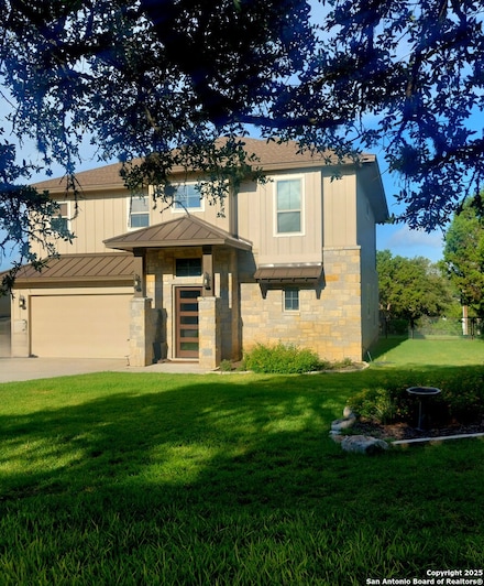 561 Five Oaks Cir, Canyon Lake, TX 78133