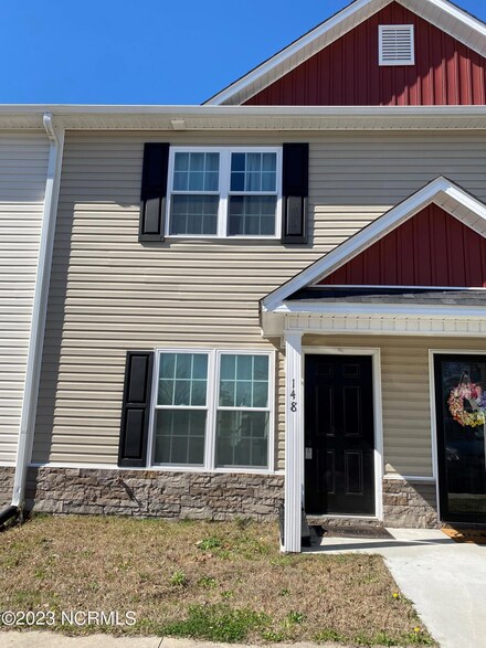 148 Cornerstone Dr, Beulaville, NC 28518
