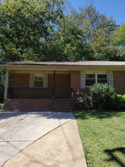 429 N Jenkins Rd, Rossville, GA 30741