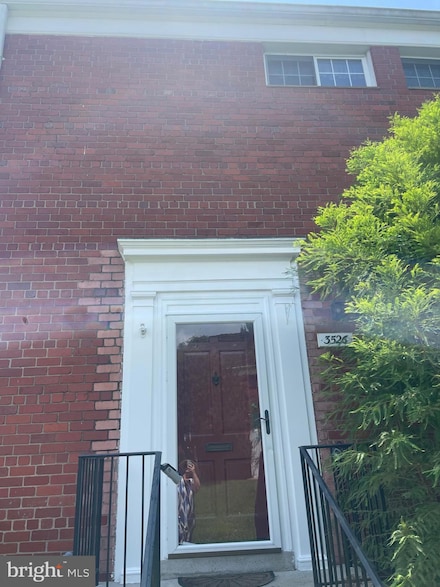 3526 Valley Dr, Alexandria, VA 22302